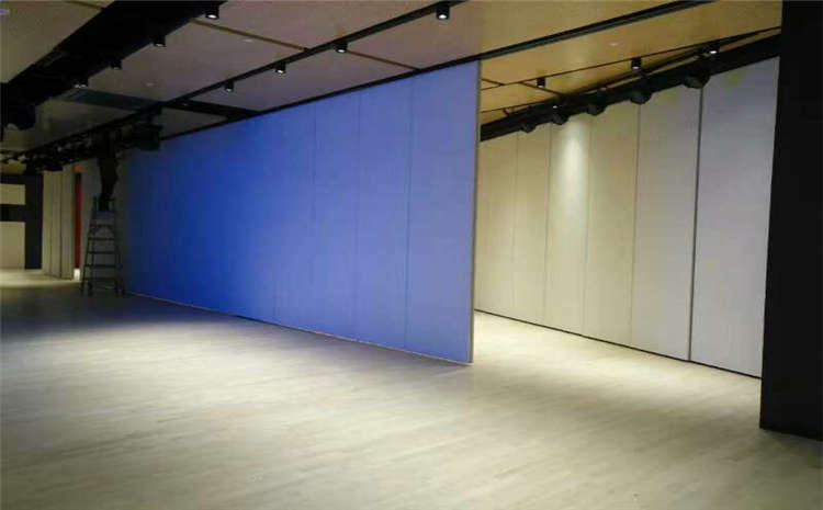 楓樺木籃球場(chǎng)實(shí)木地板廠家報(bào)價(jià)表