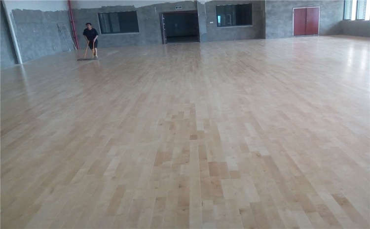 松木籃球場實木地板怎么維修？