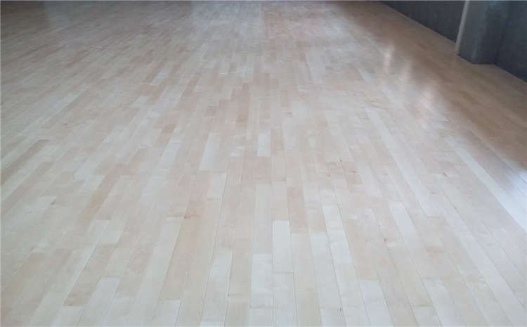 體育館木地板一般多少錢？橡膠木