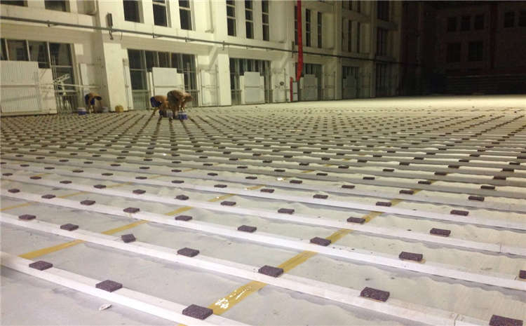 俄勒岡松羽毛球館木地板怎么翻新？