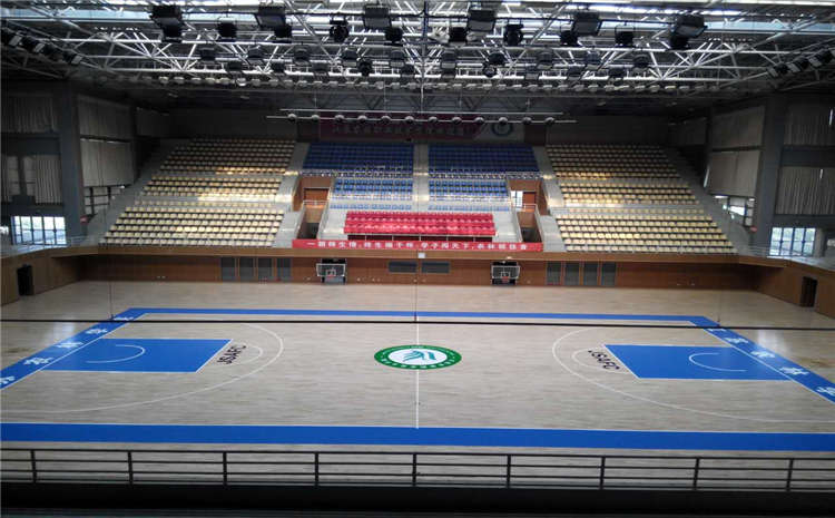 松木籃球運動地板怎么翻新？