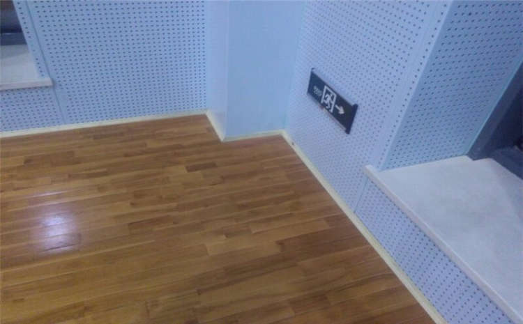 拼接板籃球運動地板怎么翻新？