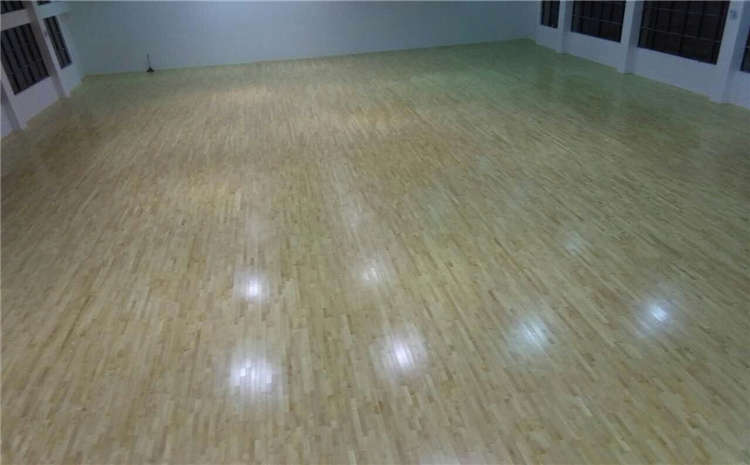 室內(nèi)實(shí)木運(yùn)動(dòng)地板價(jià)格及圖片