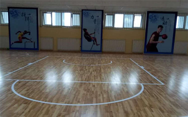 22厚風(fēng)雨操場(chǎng)地板怎么翻新?