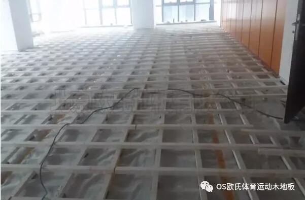 ���������y���赸��ľ�ذ尸��